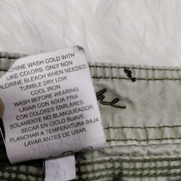 Jordache Vintage Twee Extra Low Cargo Capri Pants Embroidered Women's Size 6 - Picture 9 of 13